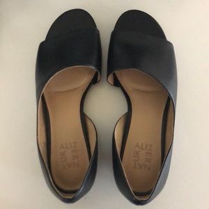 New-In-Box Lucie Naturalizer Black